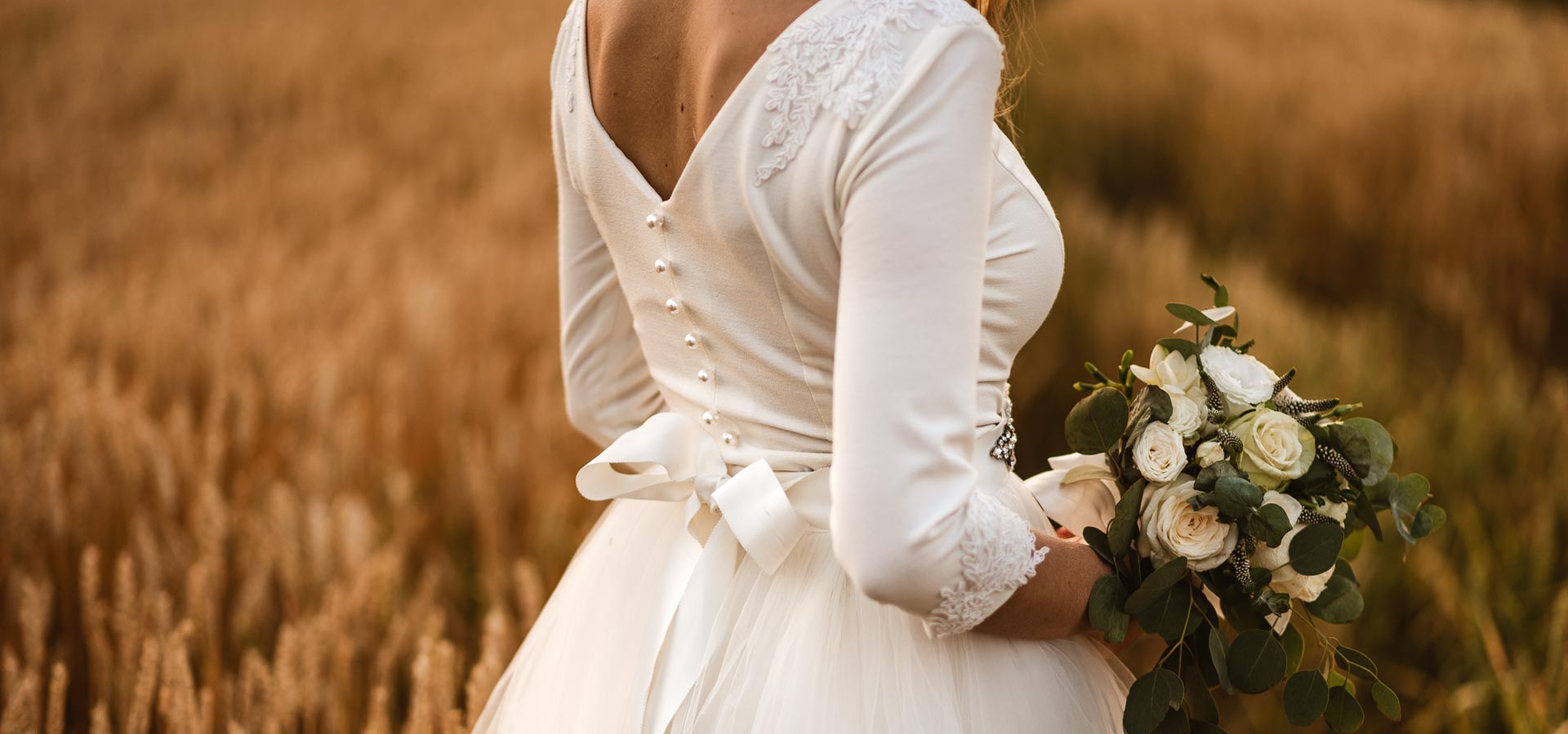 egyedi menyasszonyi ruha
