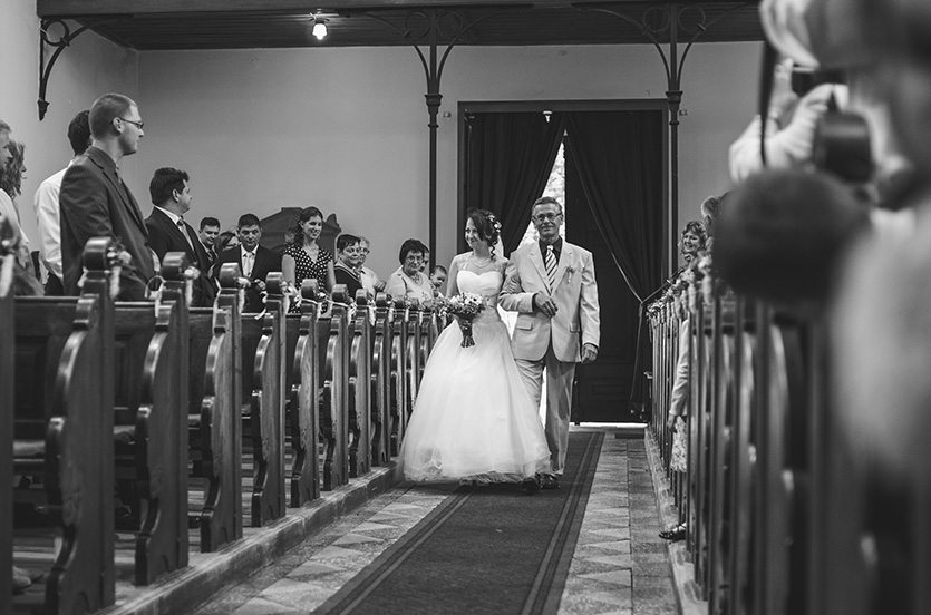 templomi esküvő fotózás Pécs