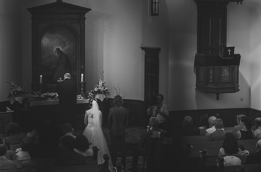 templomi esküvő fotózás pécs