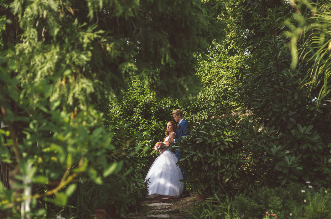 Esküvői fotózás a botanikus kertben